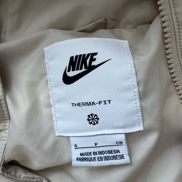 Nike , size S, Cream Therma Fit Puffer Jacket - Picture 2 of 3